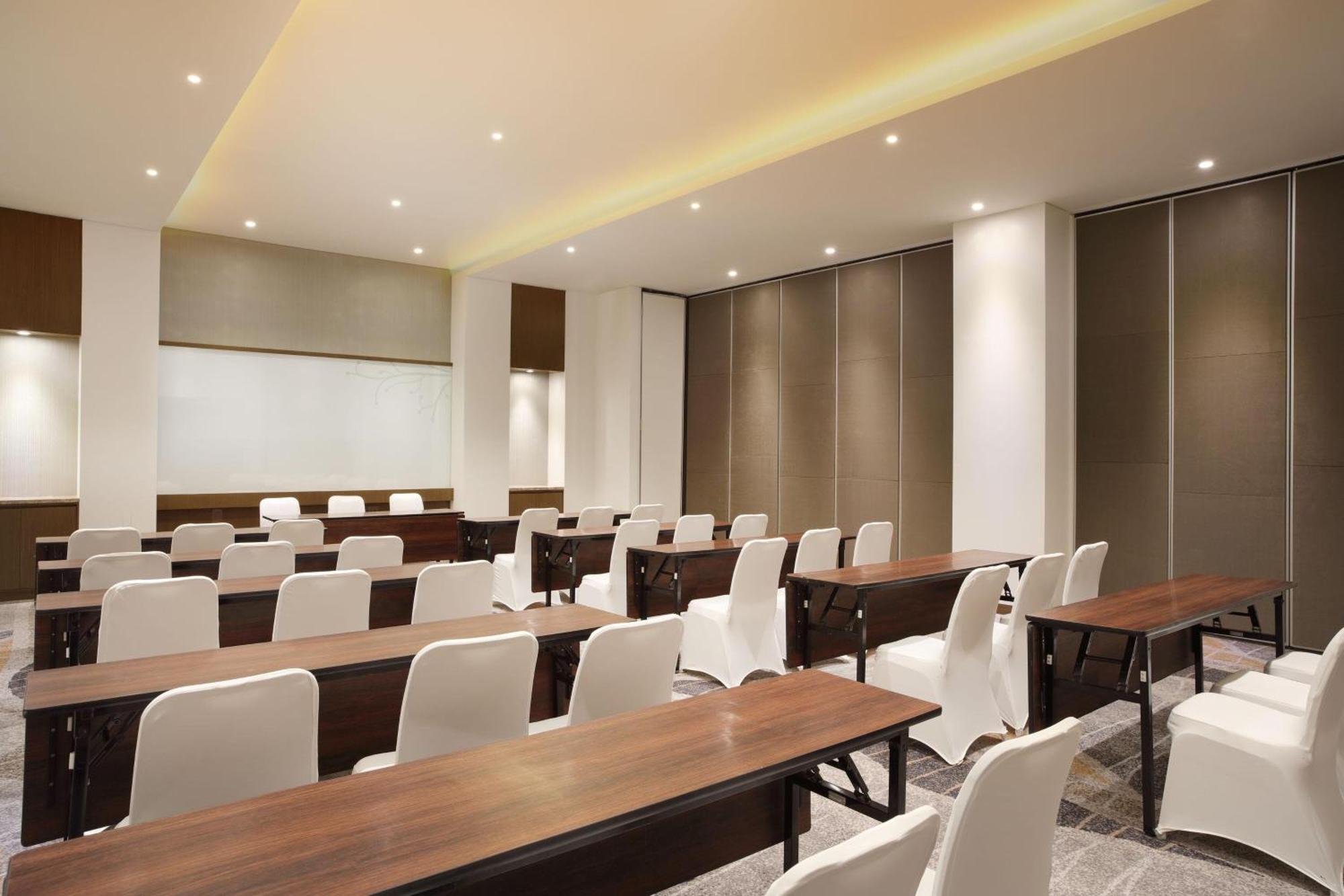 Four Points By Sheraton Manado Eksteriør bilde
